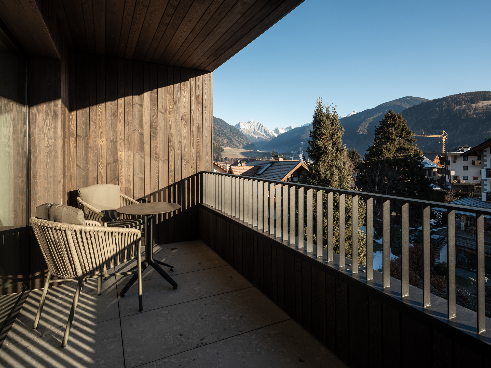 009 Coronessuites 2025 Web Silbersalz App11
