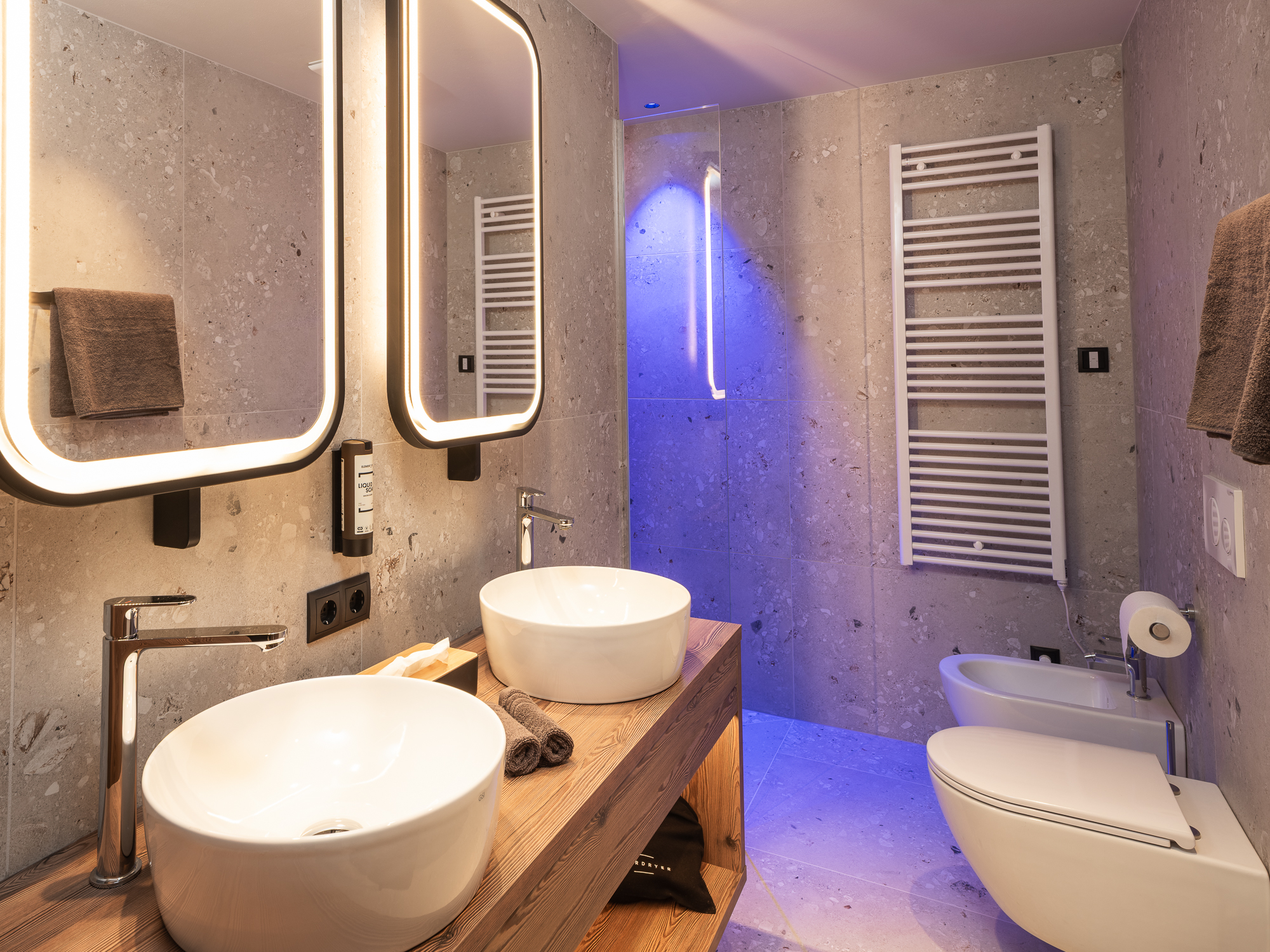080 Coronessuites 2025 Web Silbersalz App05