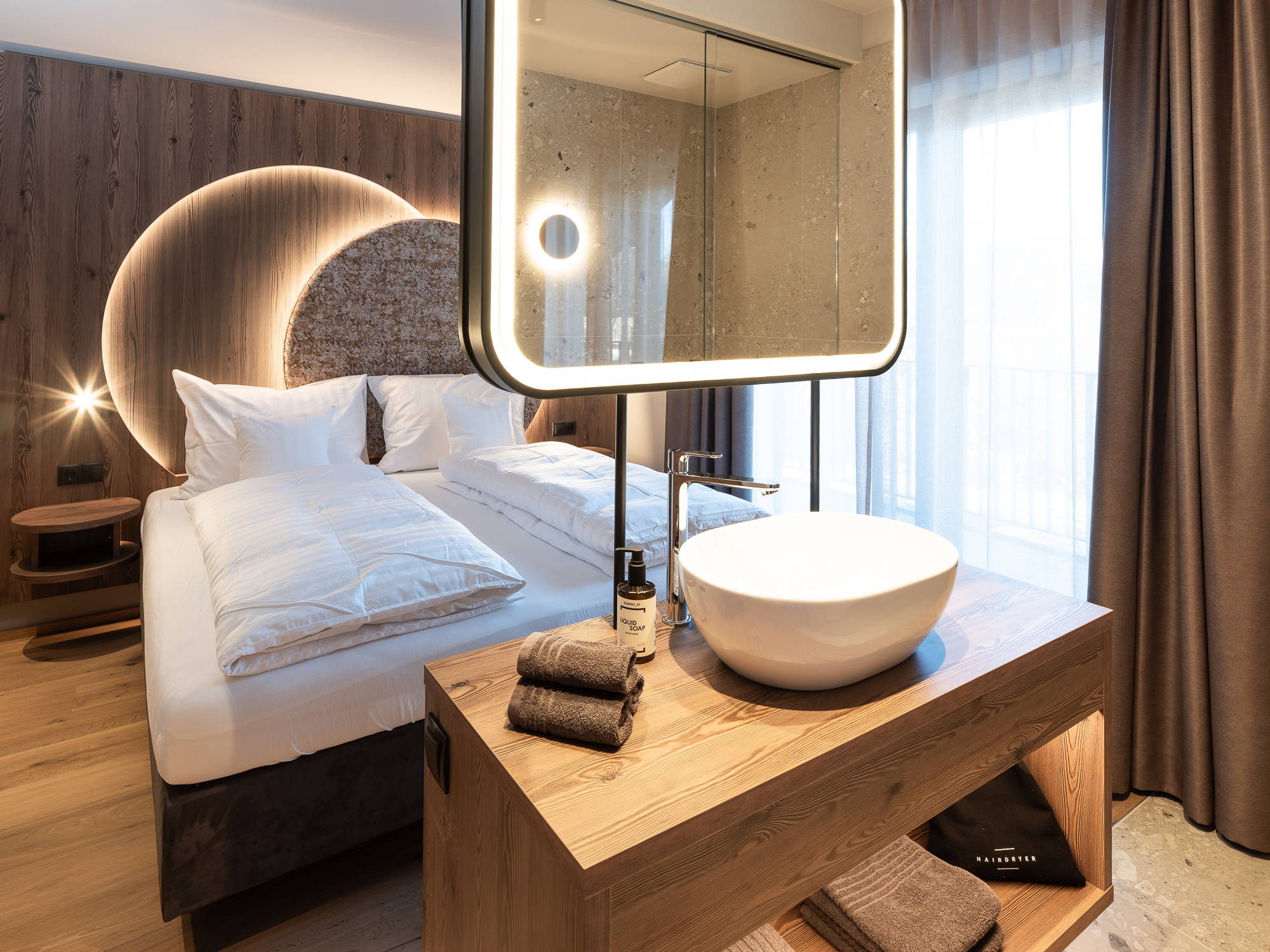 121 Coronessuites 2025 Web Silbersalz App09
