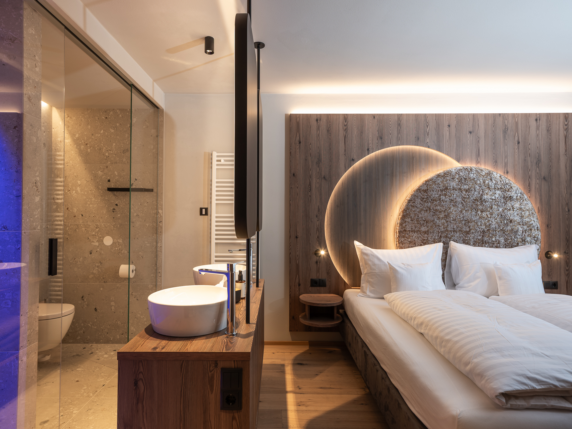 133 Coronessuites 2025 Web Silbersalz App03