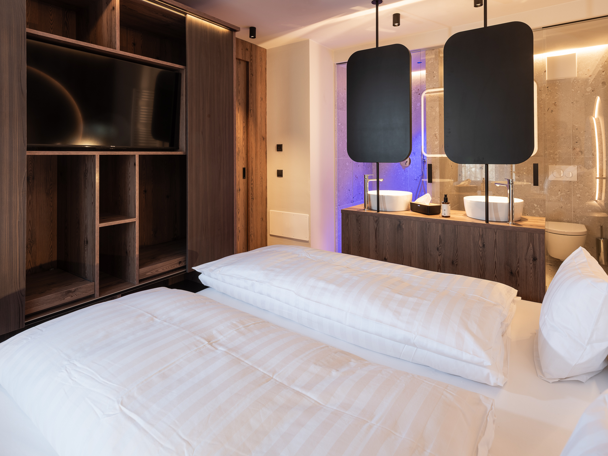 136 Coronessuites 2025 Web Silbersalz App03