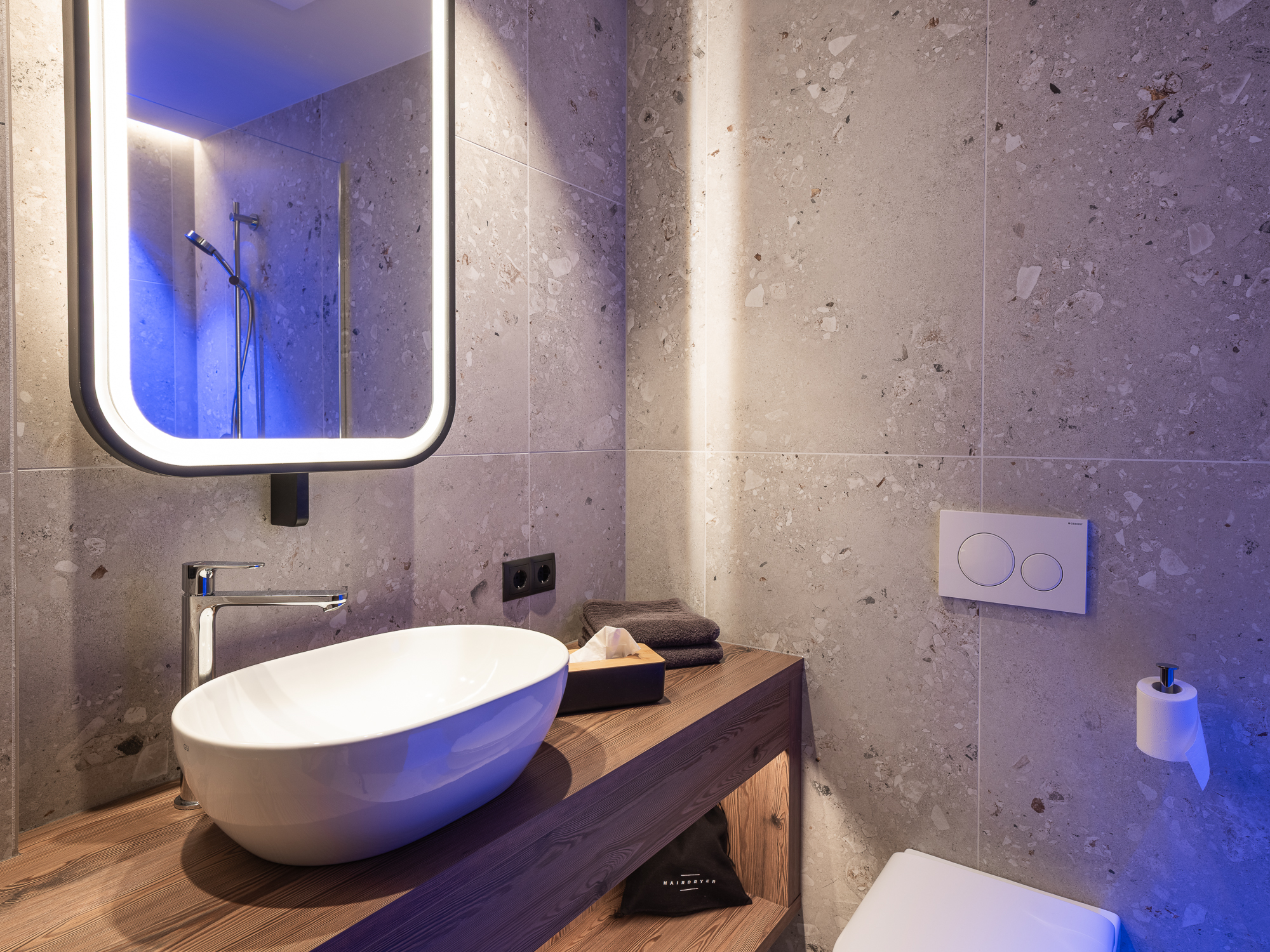 116 Coronessuites 2025 Web Silbersalz App09